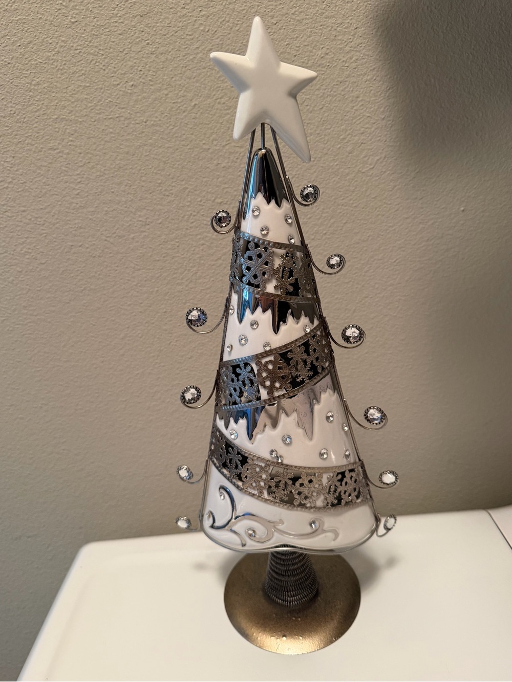 Ceramic and metal Christmas tree tea candle holder